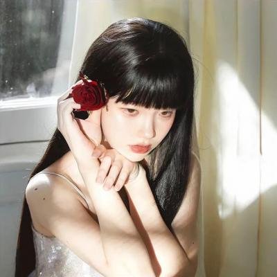穿着旗袍的女孩